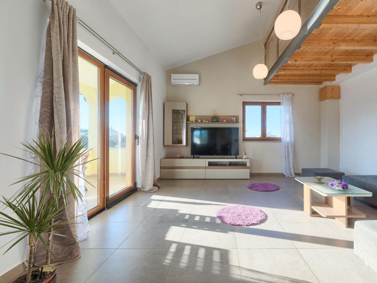 Holiday Home Linden Tree By Interhome プーラ エクステリア 写真