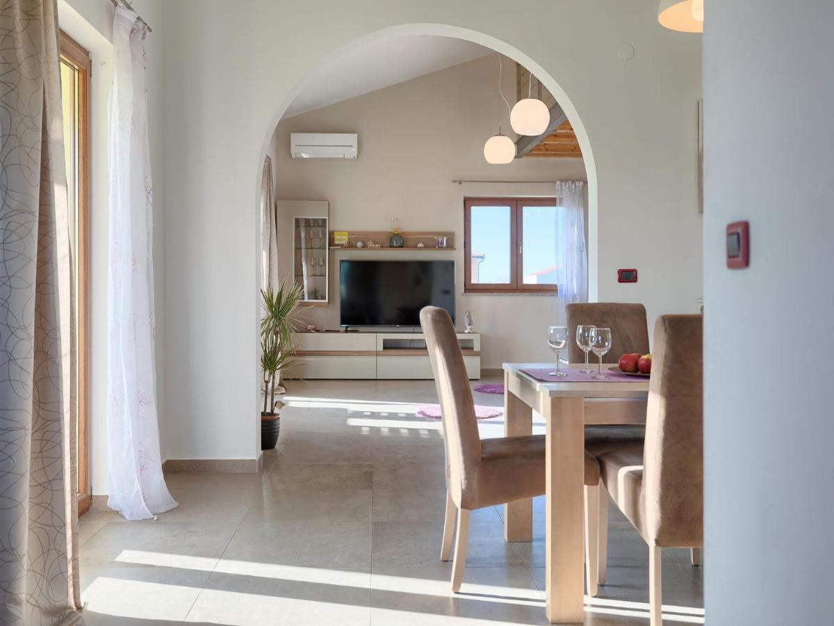 Holiday Home Linden Tree By Interhome プーラ エクステリア 写真